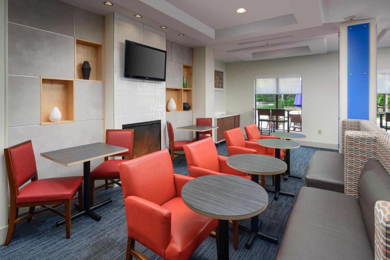Holiday Inn Express - Tullahoma By Ihg Екстериор снимка