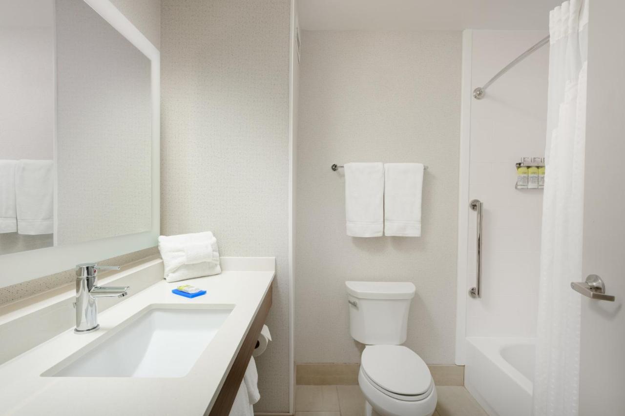 Holiday Inn Express - Tullahoma By Ihg Екстериор снимка